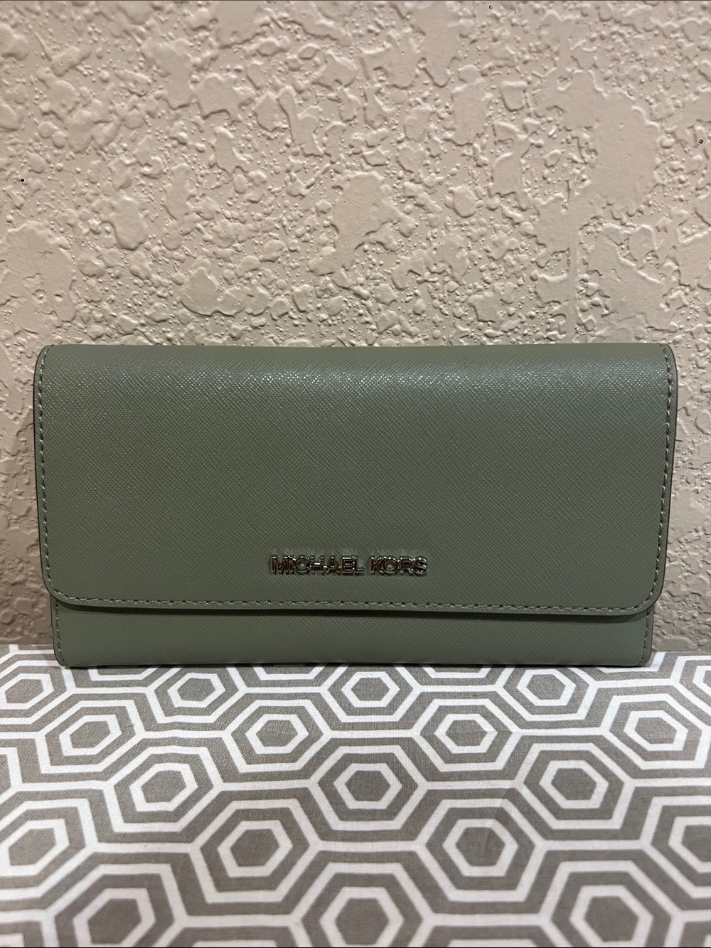 Michael Kors jet set travel, army green, large Trifold leather Wallet